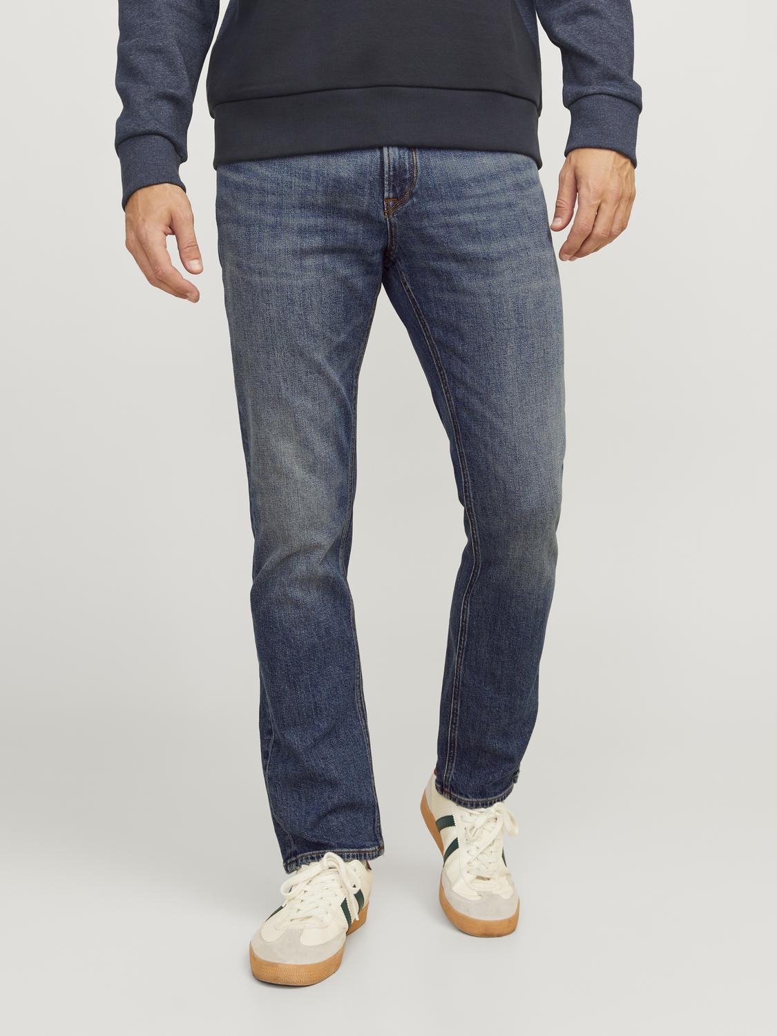 model_shot-front