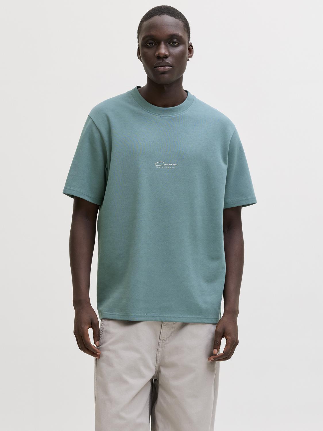 model_shot-front