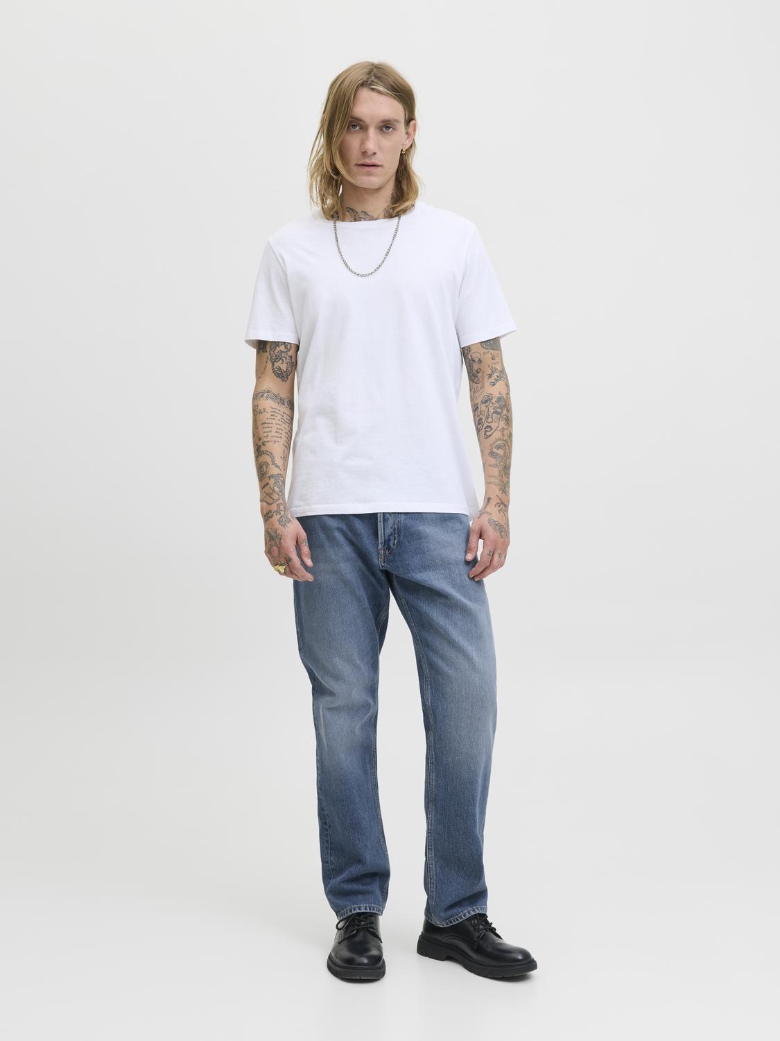 model_shot-front_full