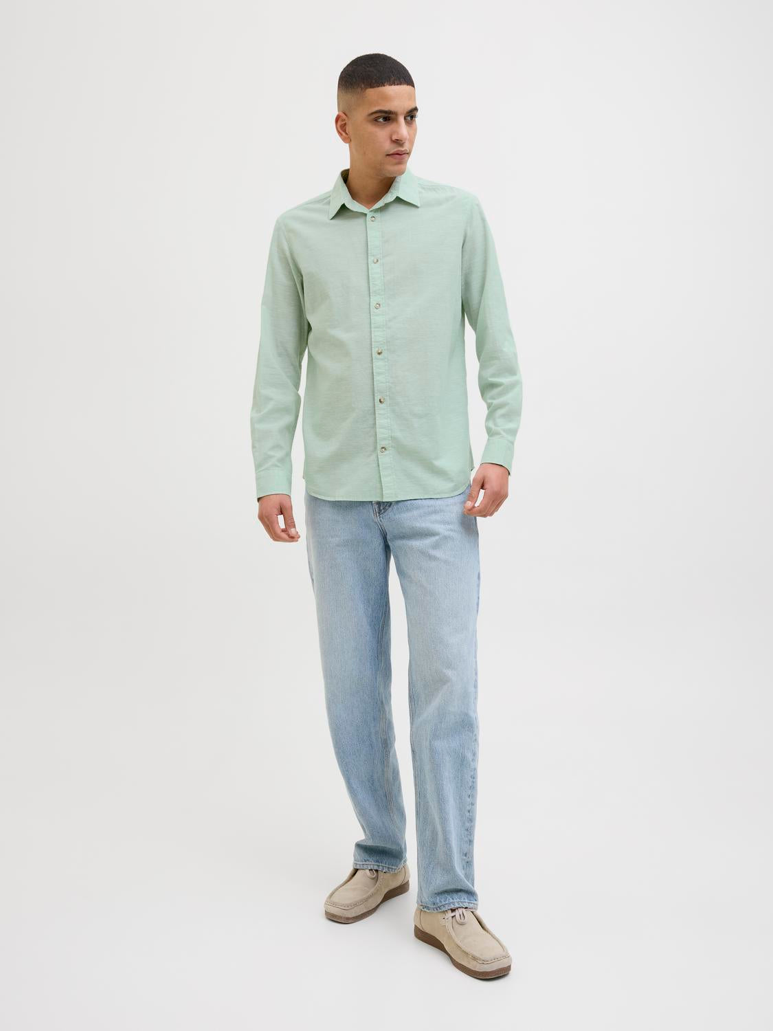 model_shot-front_full