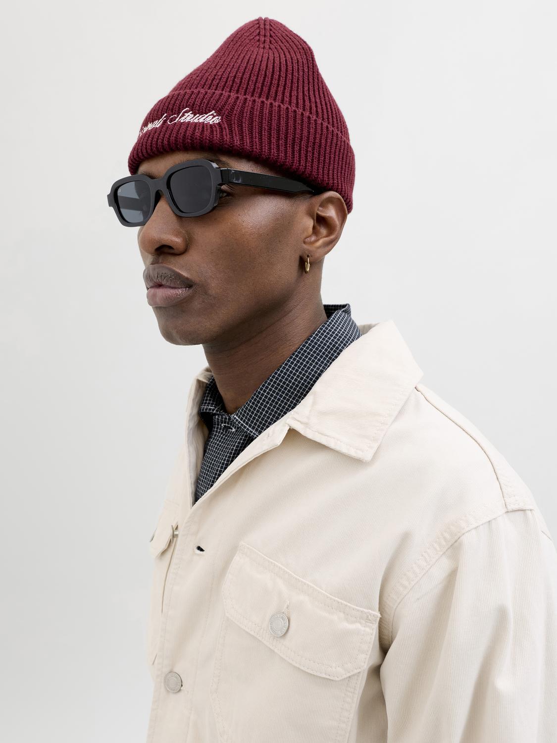 model_shot-front