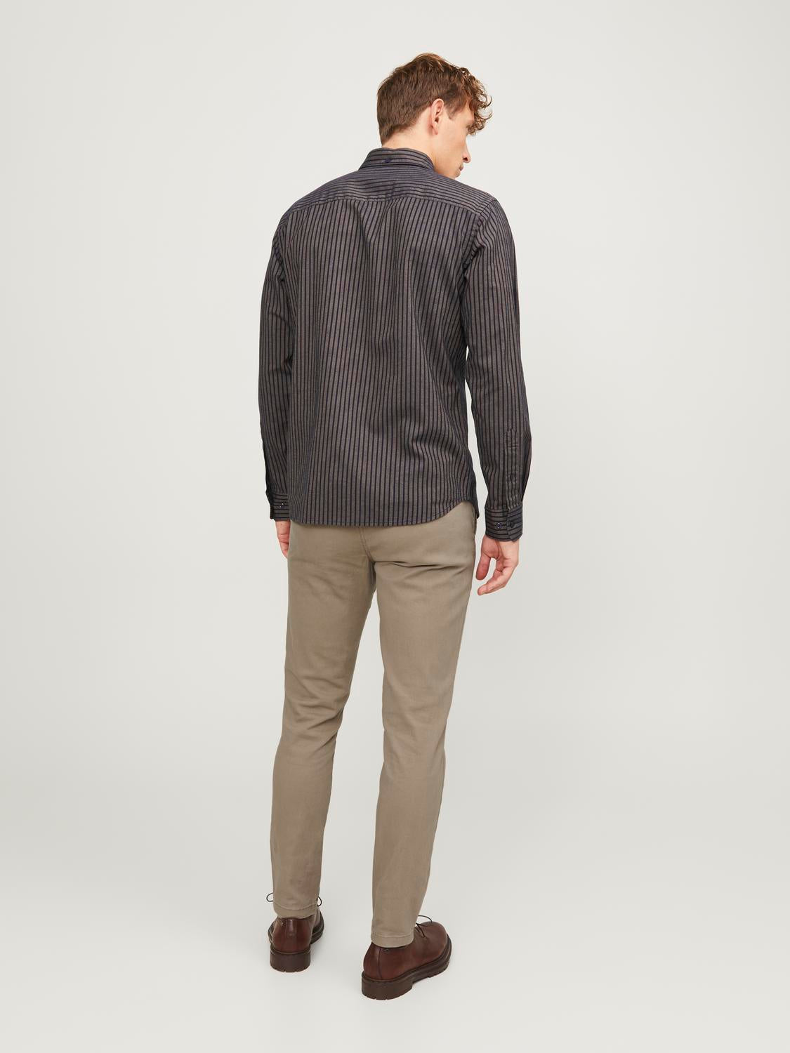 model_shot-back