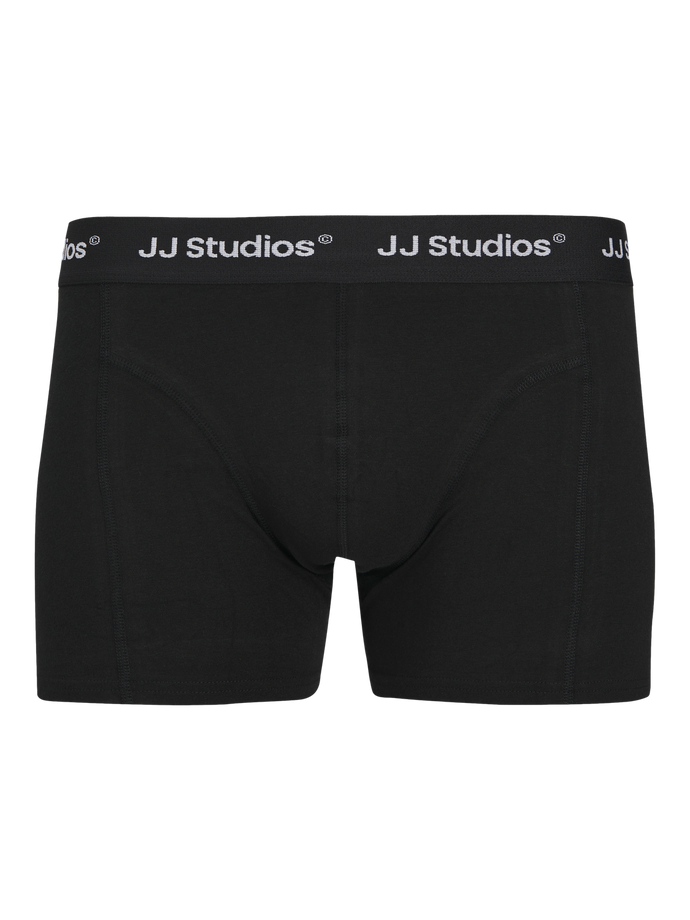 model_shot-front_full