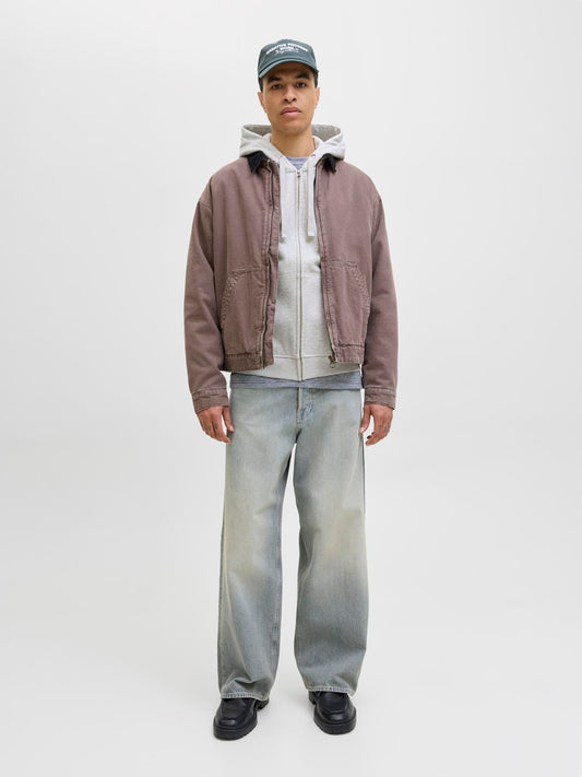 model_shot-front_full