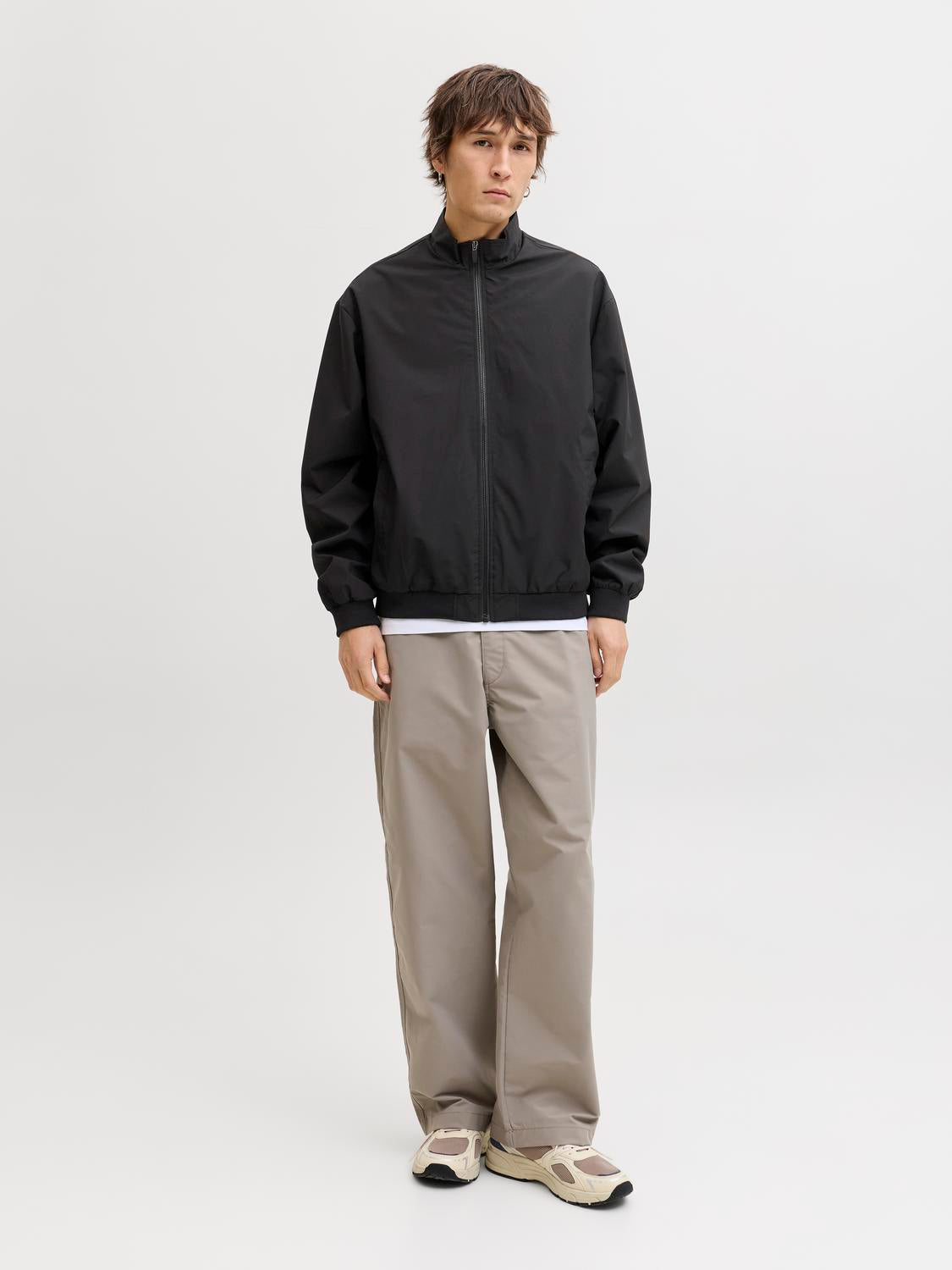 model_shot-front_full
