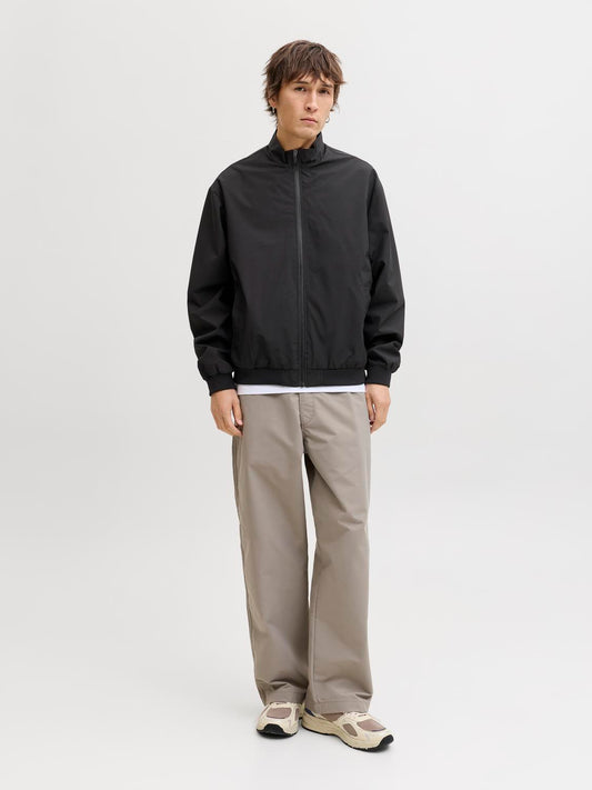 model_shot-front_full