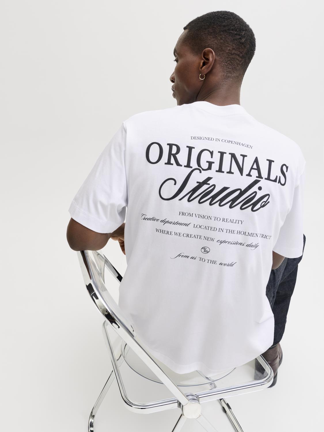 model_shot-creative