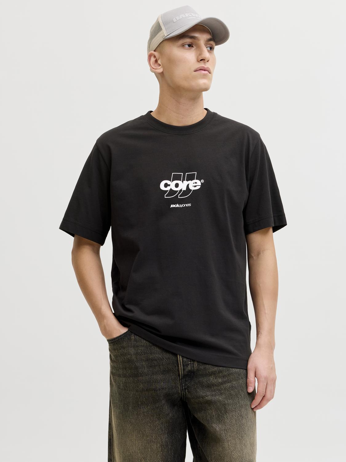 model_shot-front