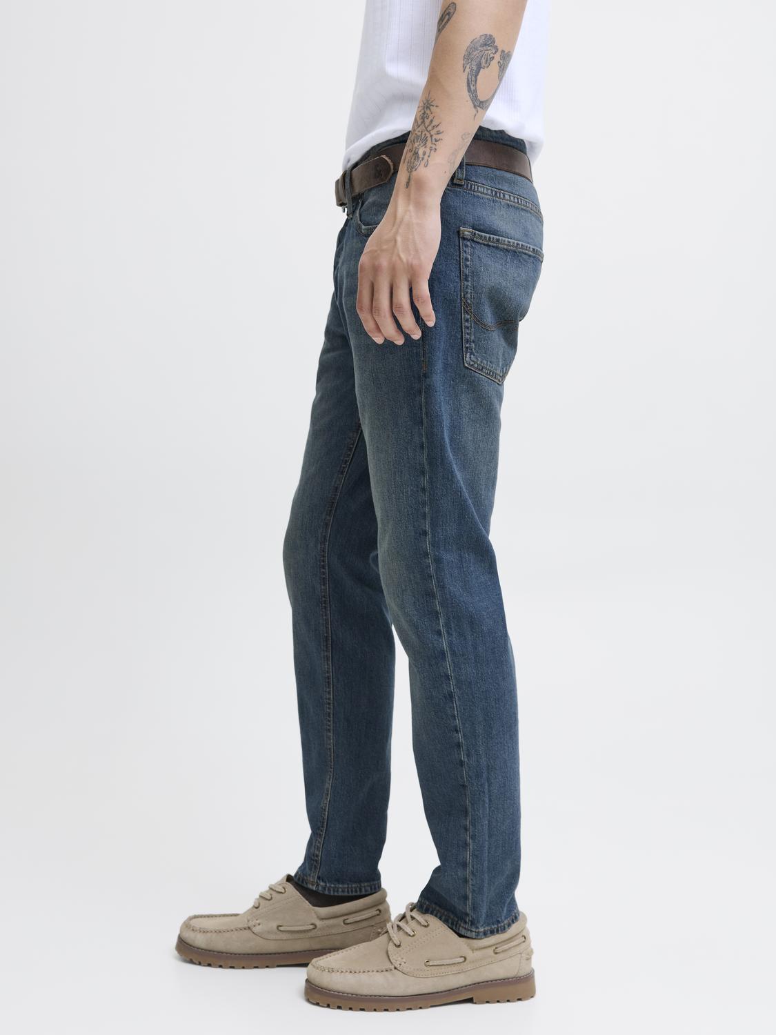 model_shot-detail