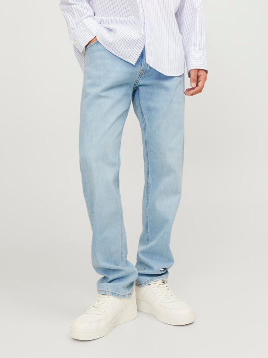 model_shot-front