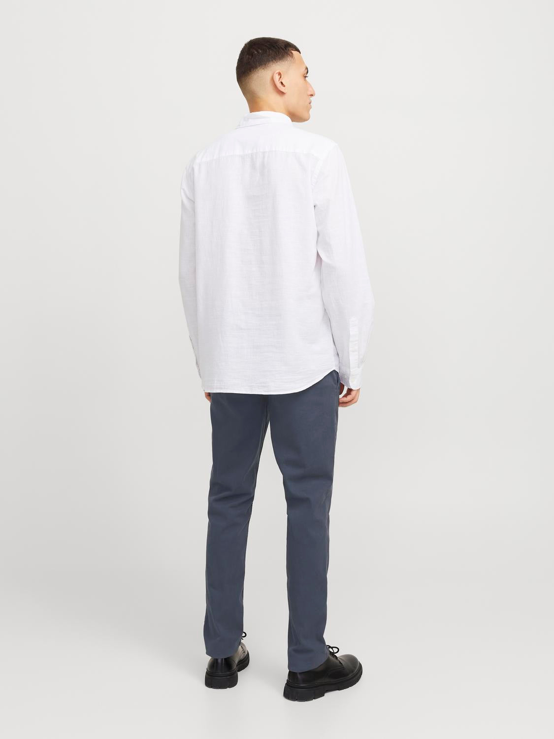 model_shot-back