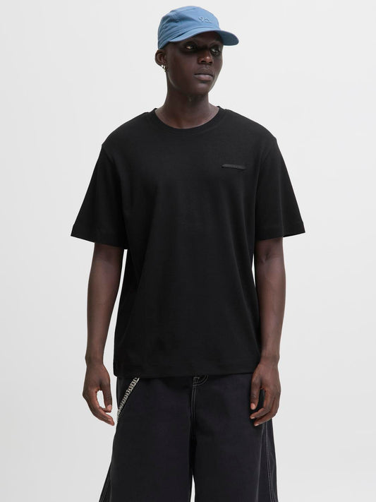 model_shot-front