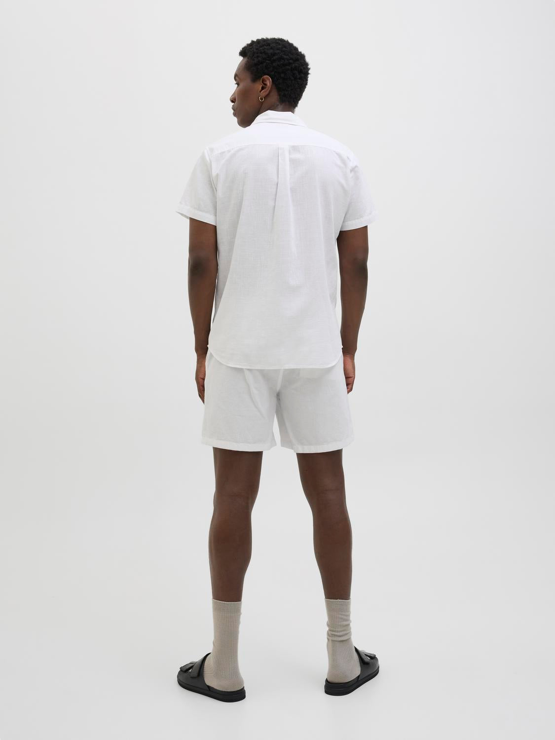 model_shot-back