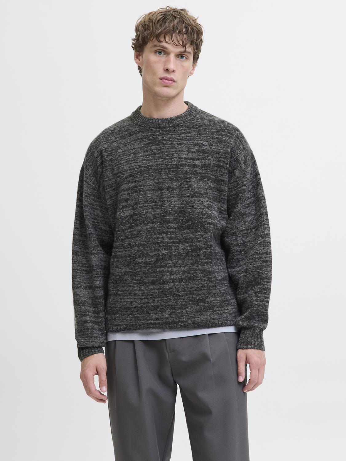 model_shot-front