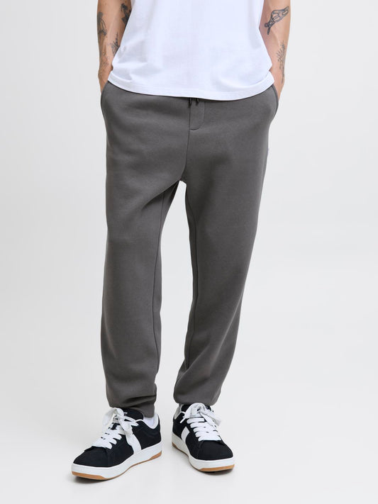 model_shot-front