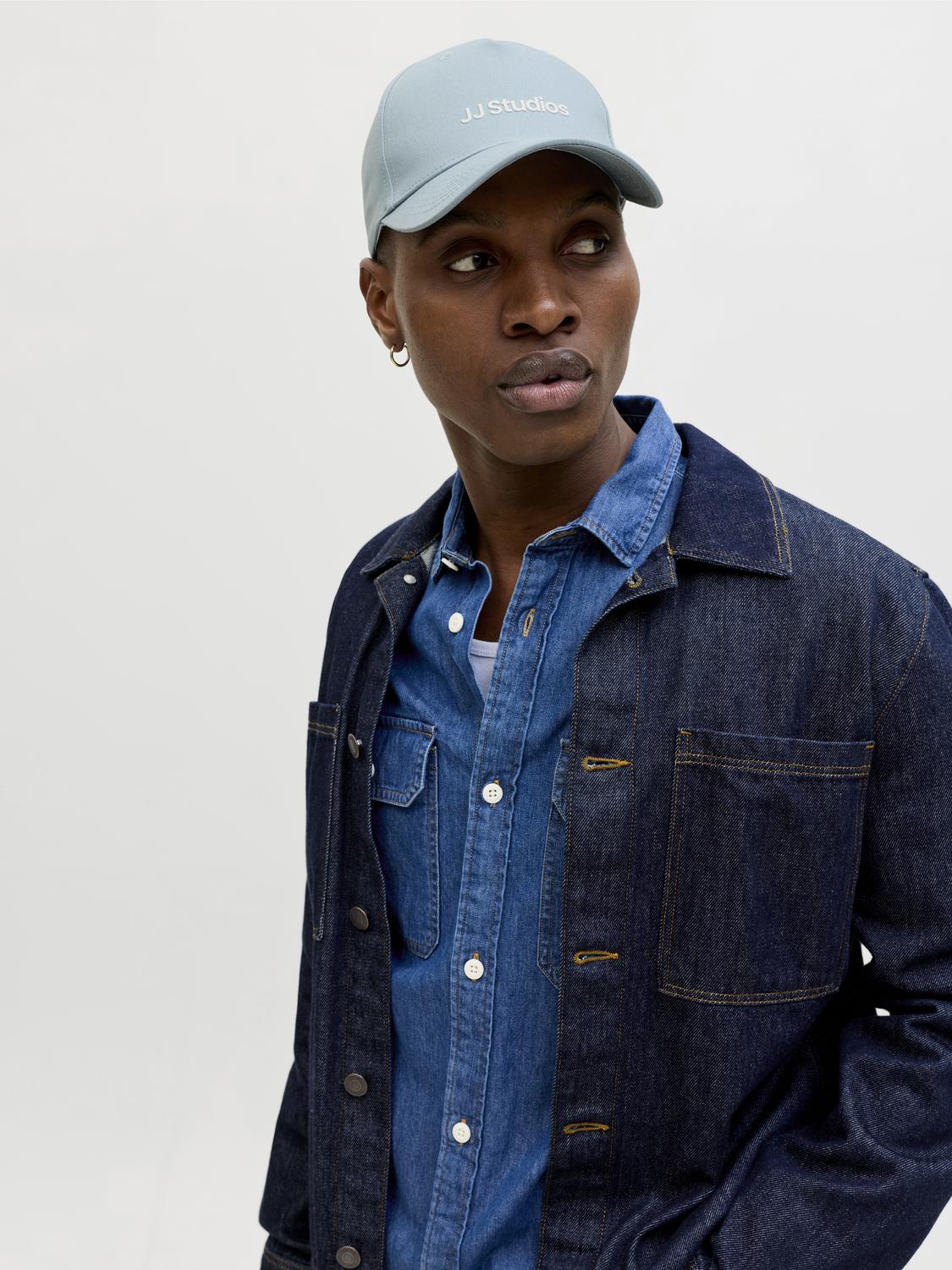 model_shot-front