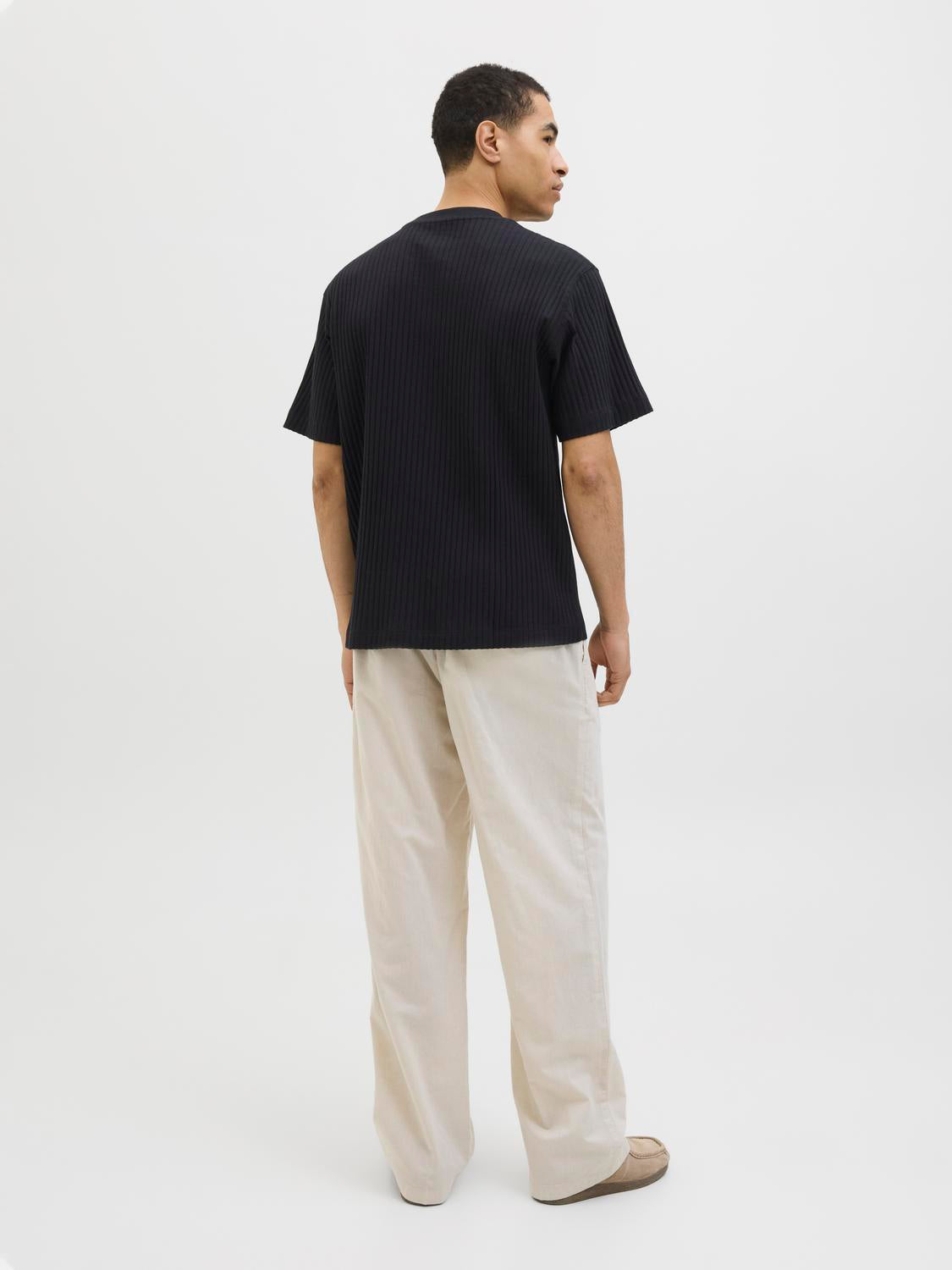 model_shot-back