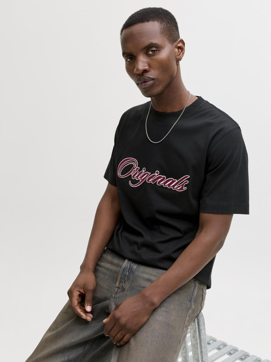 model_shot-creative