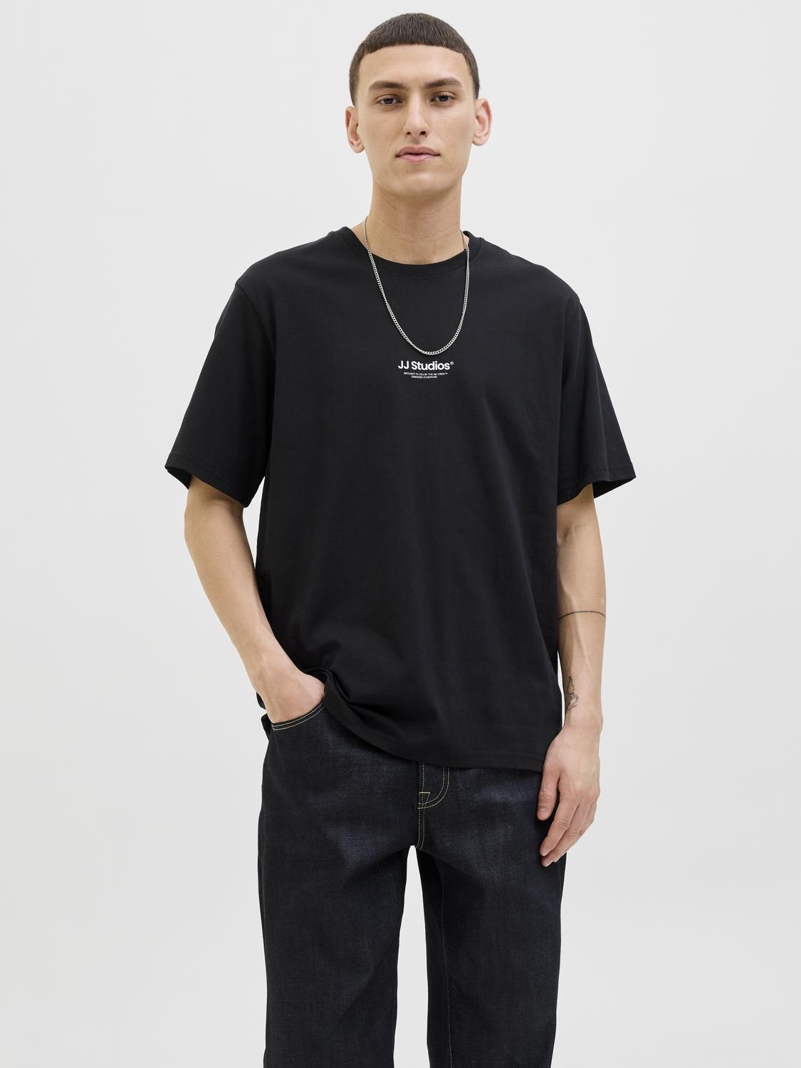 model_shot-front