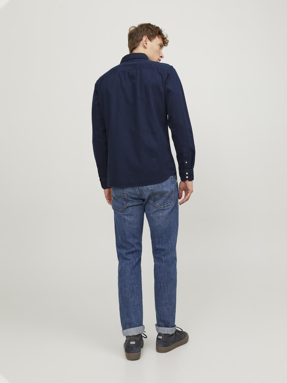 model_shot-back