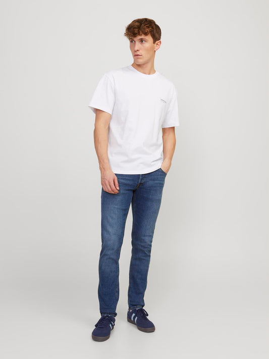 model_shot-front_full