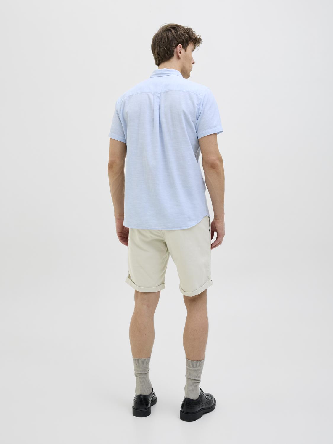 model_shot-back