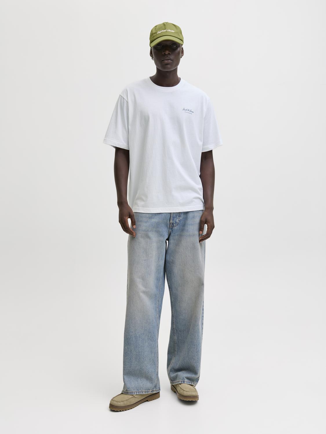 model_shot-front_full