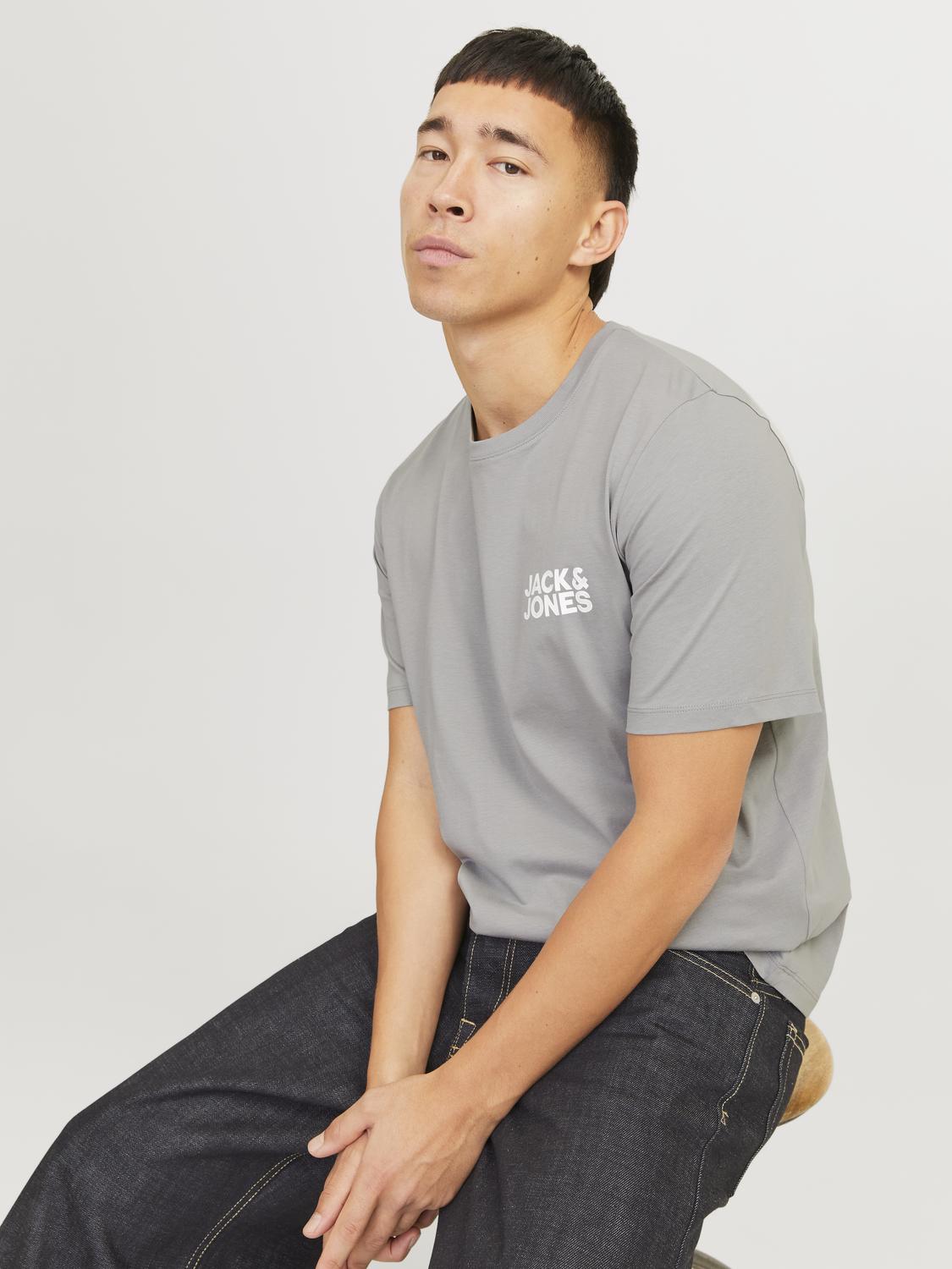 model_shot-creative