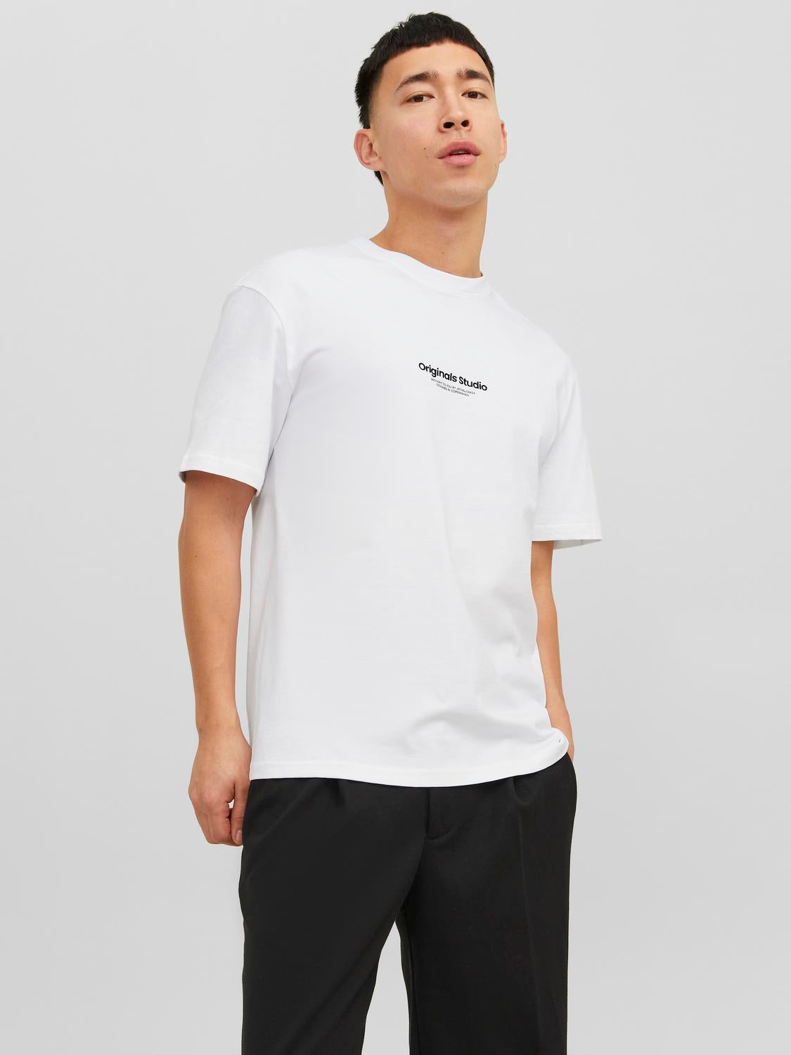 model_shot-front