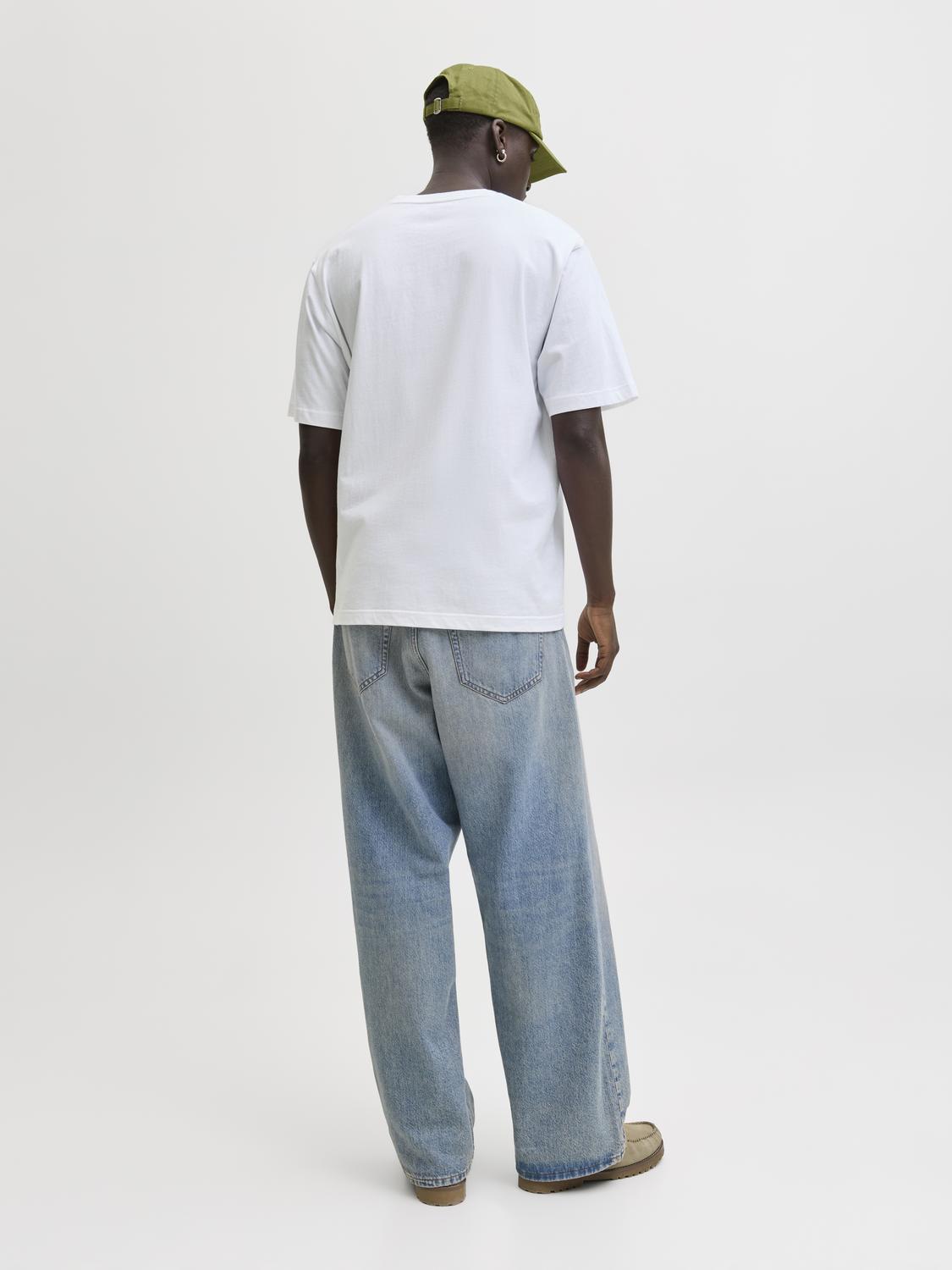 model_shot-back