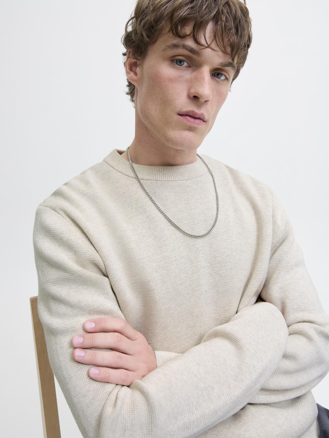 model_shot-creative