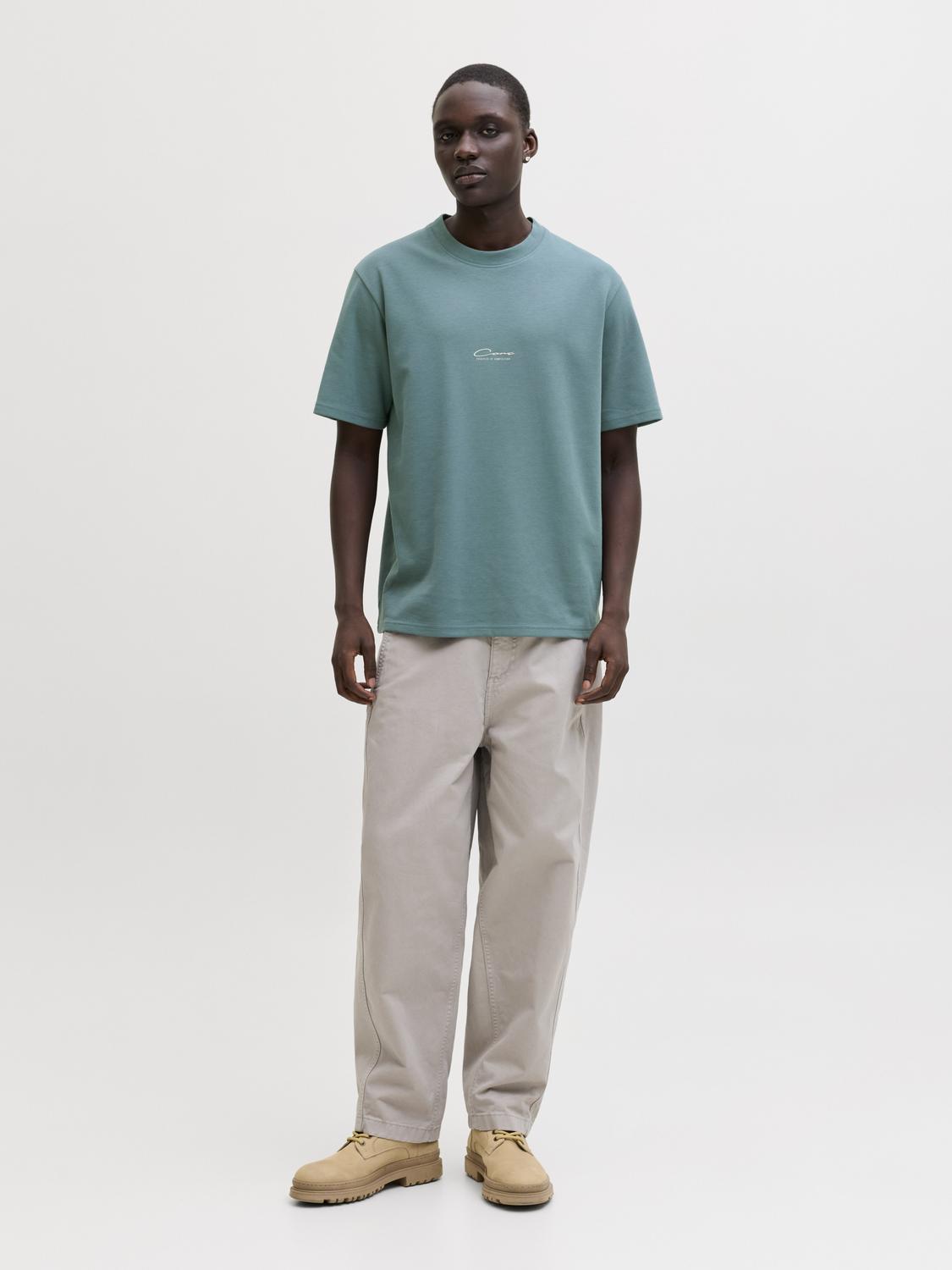 model_shot-front_full