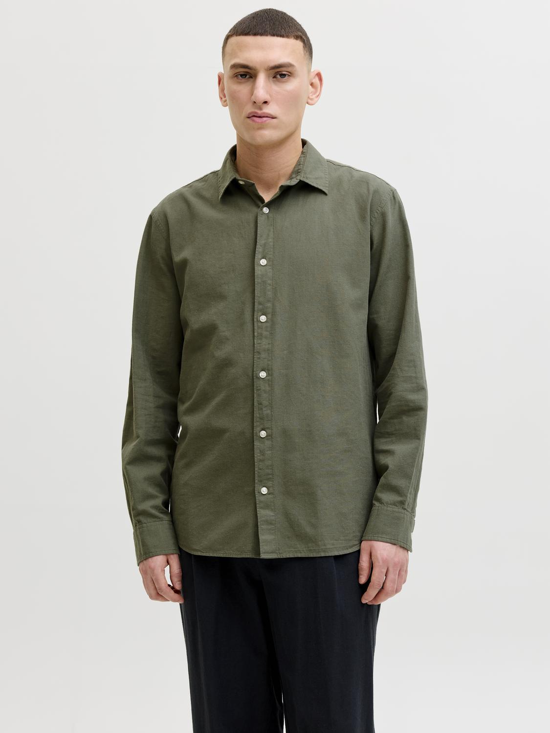 model_shot-front
