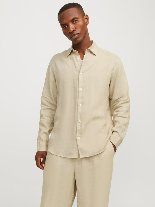 model_shot-front