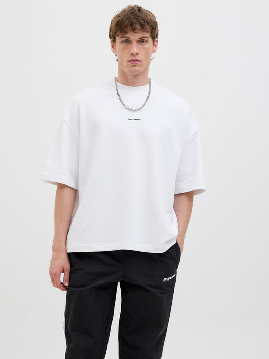 model_shot-front