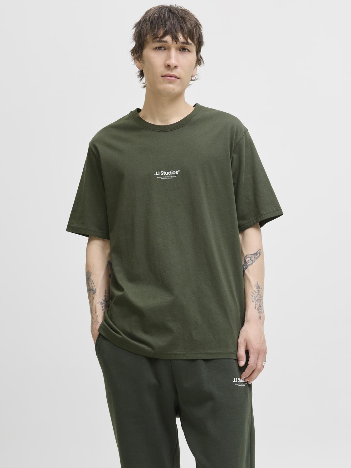model_shot-front