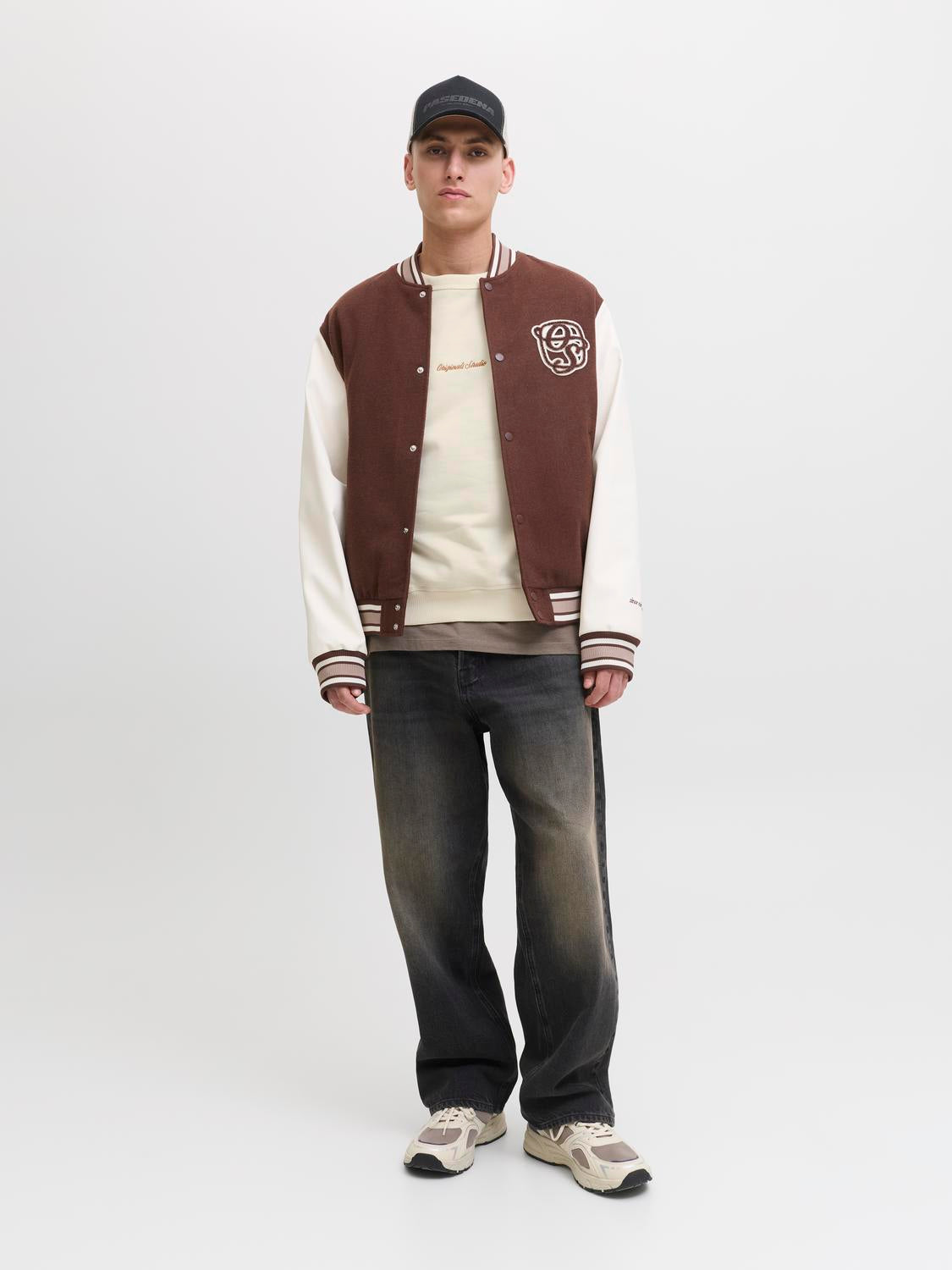model_shot-front_full