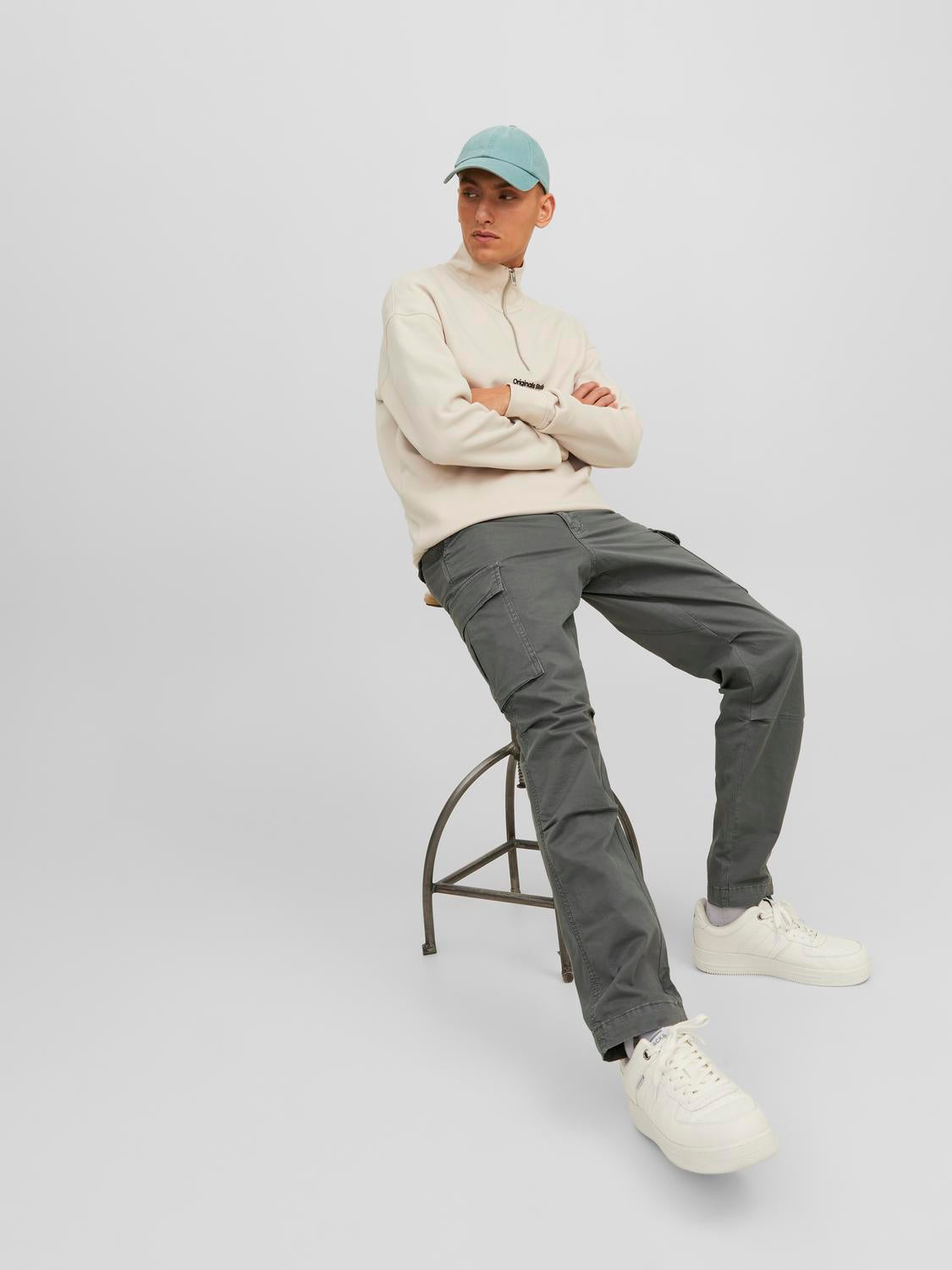 model_shot-creative