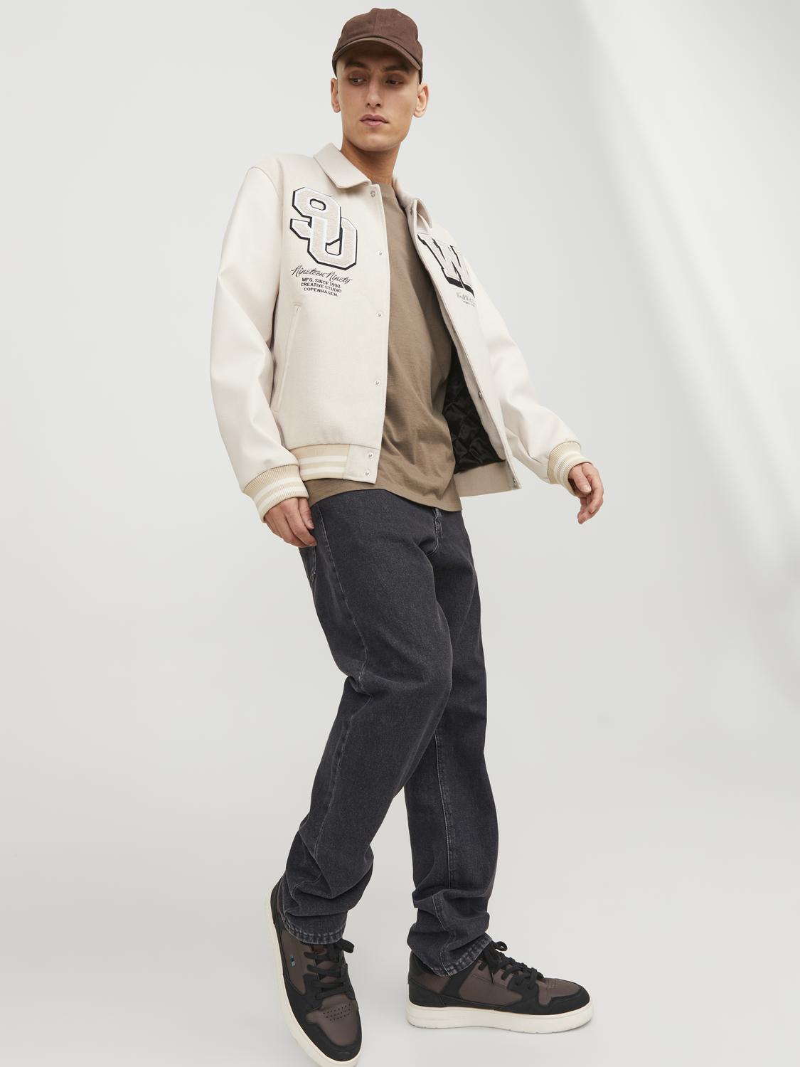 model_shot-creative
