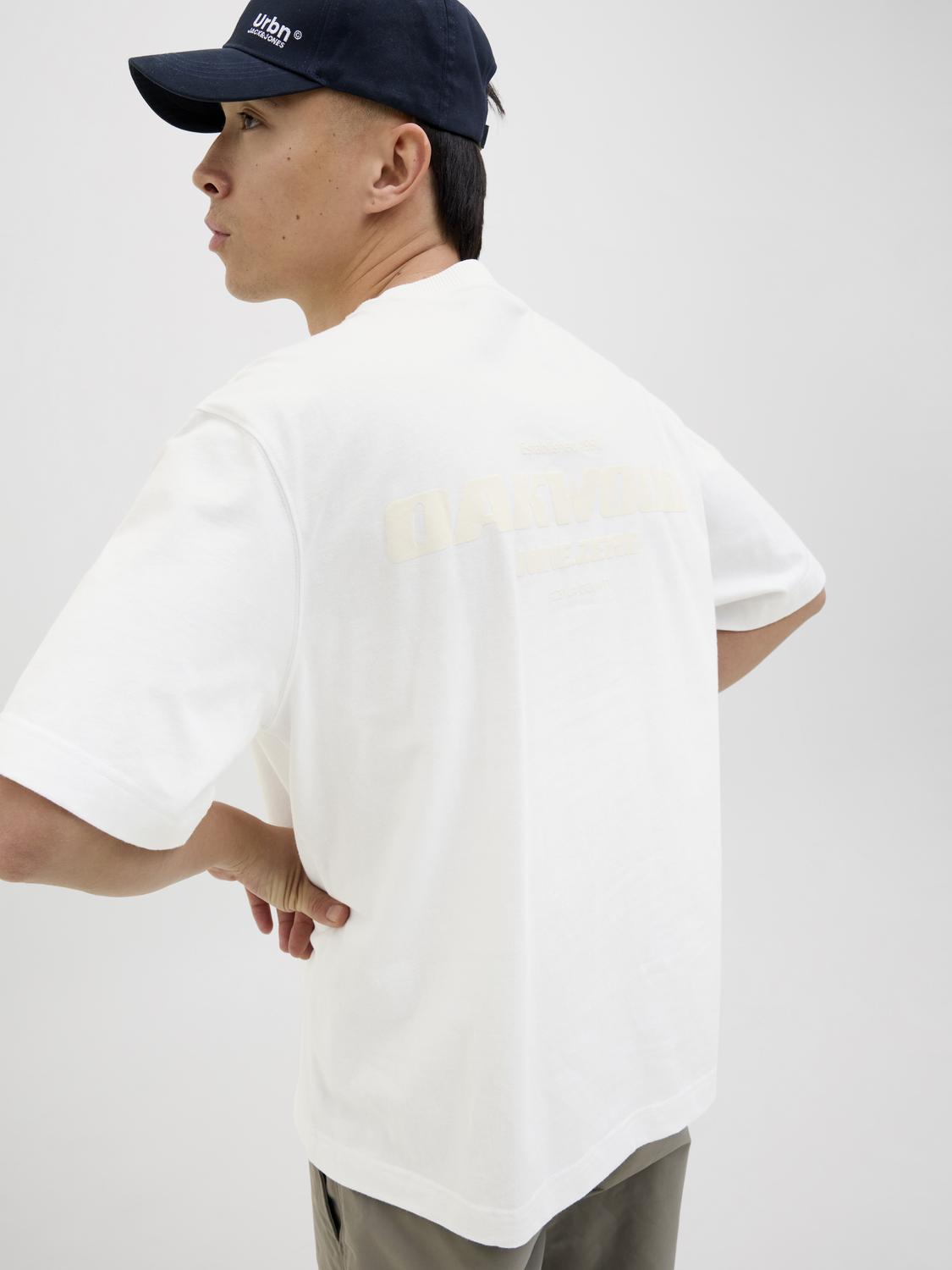 model_shot-creative