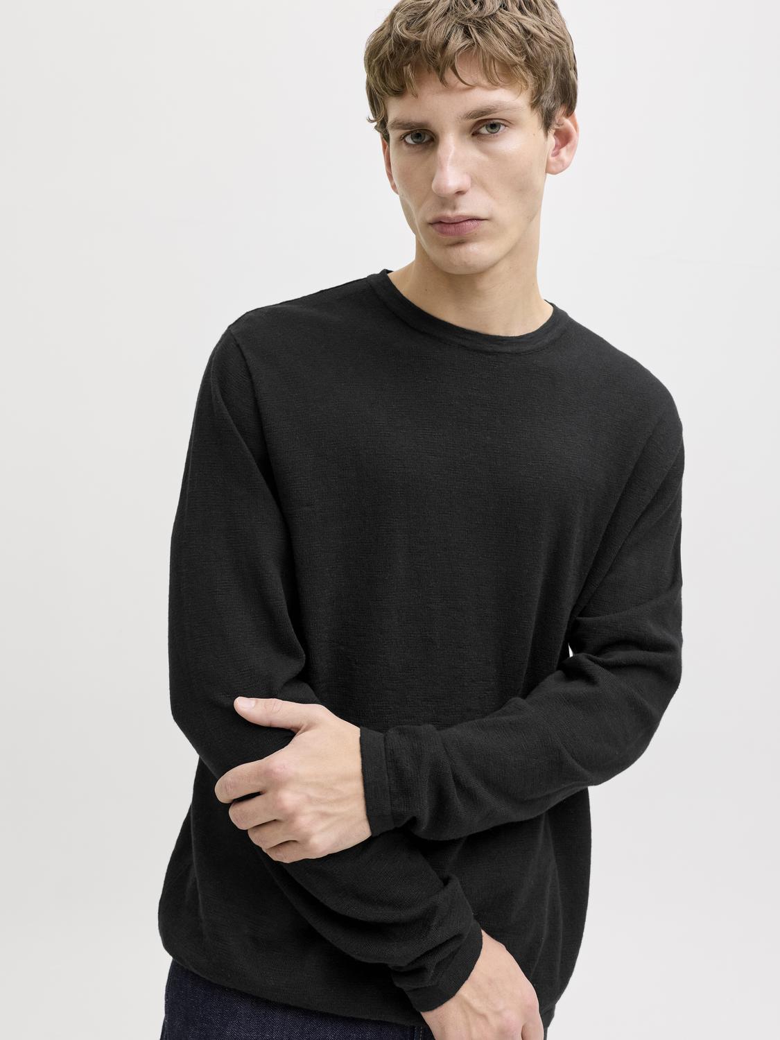 model_shot-creative