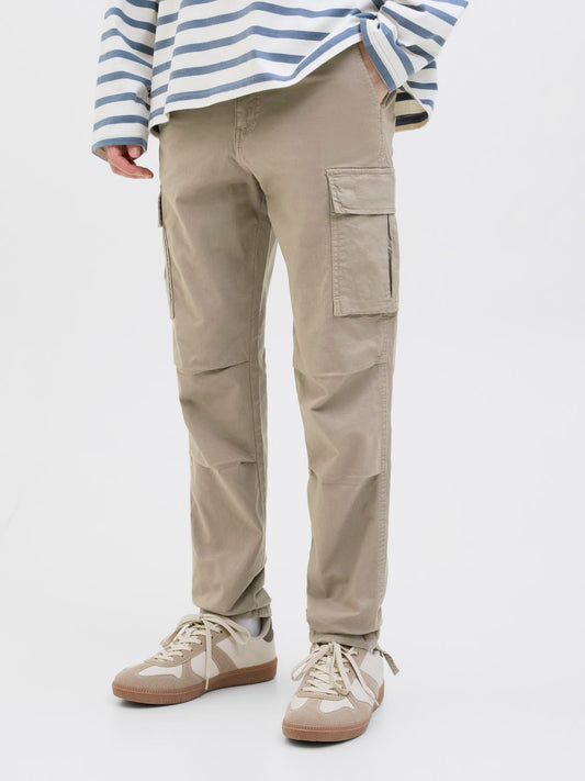 model_shot-front