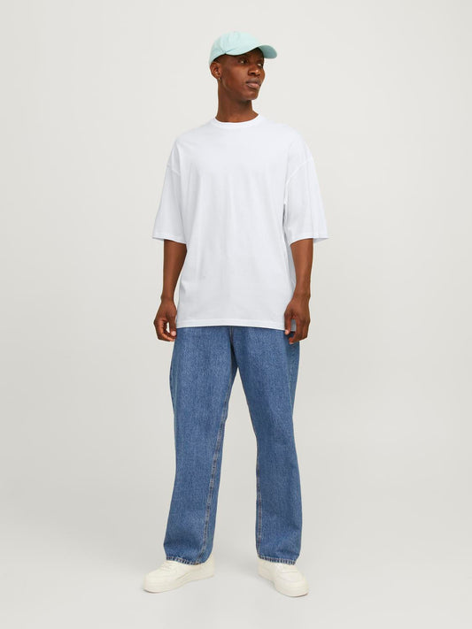 model_shot-front_full