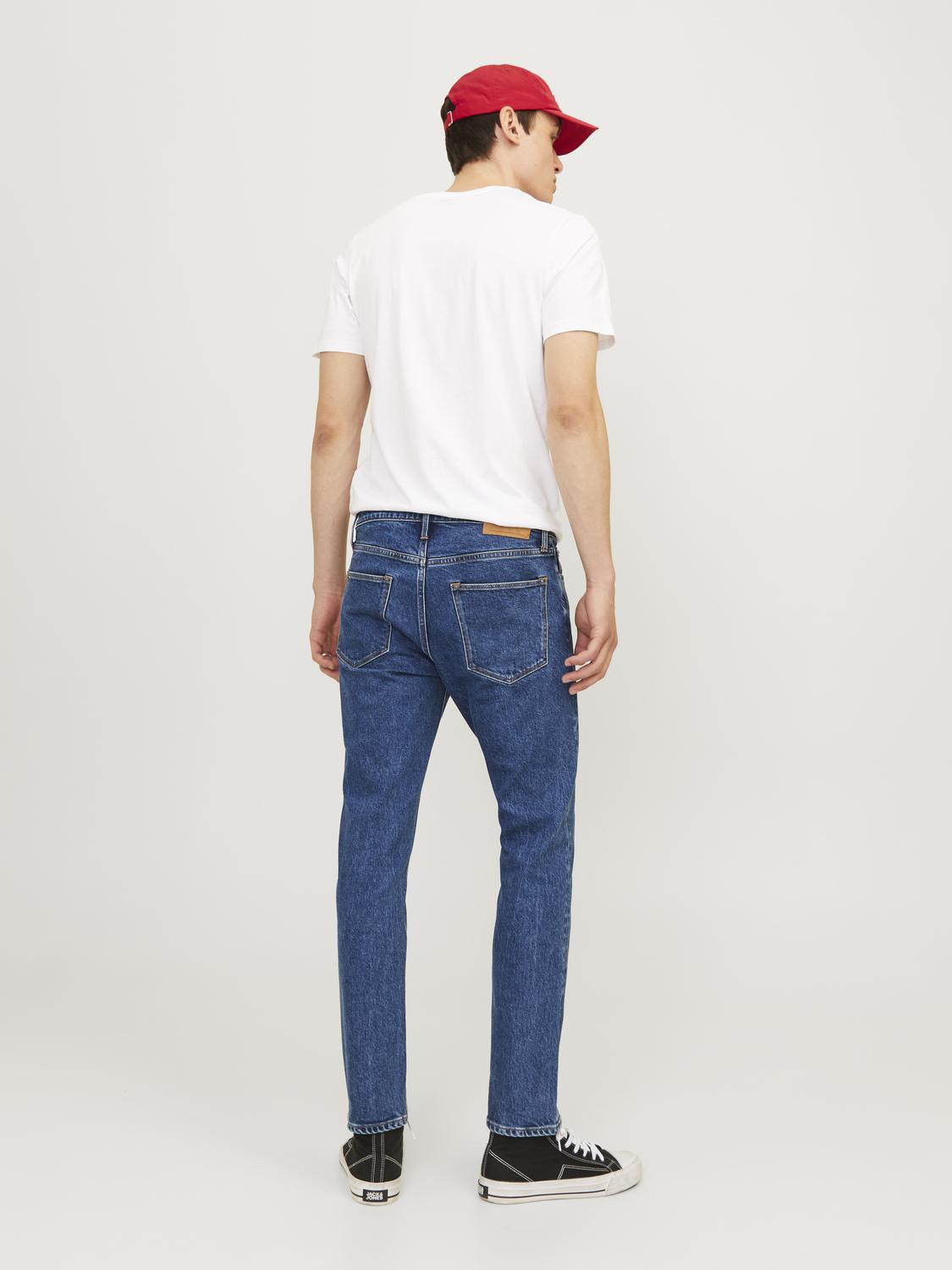 model_shot-back