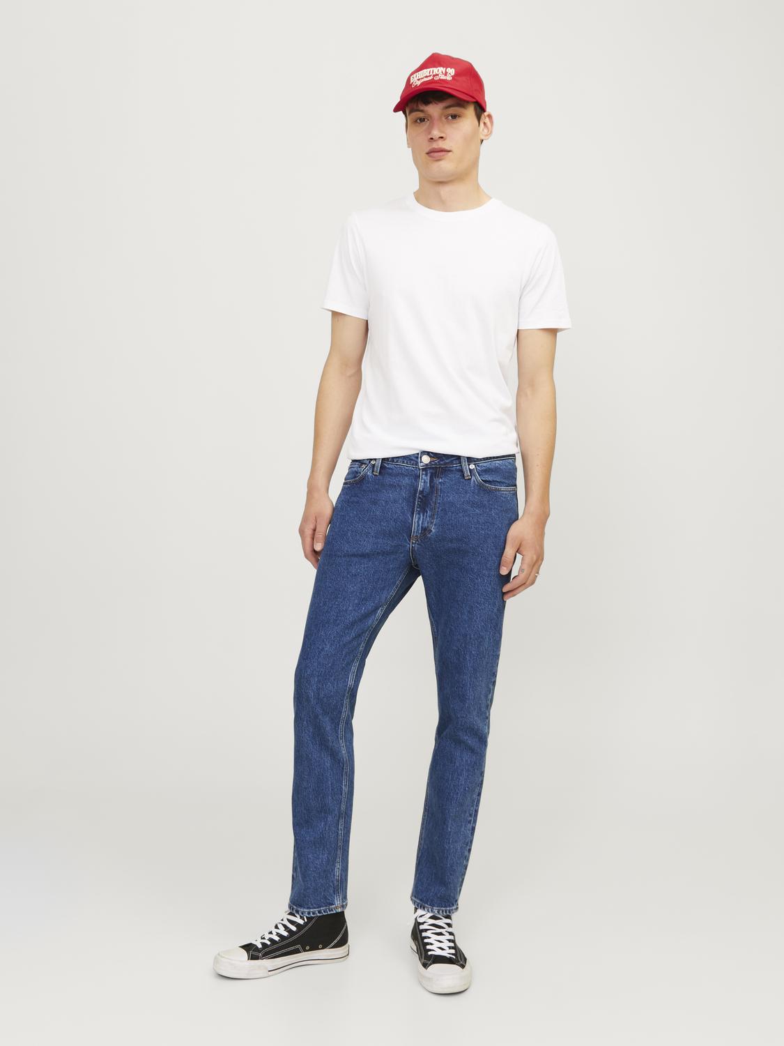 model_shot-front_full
