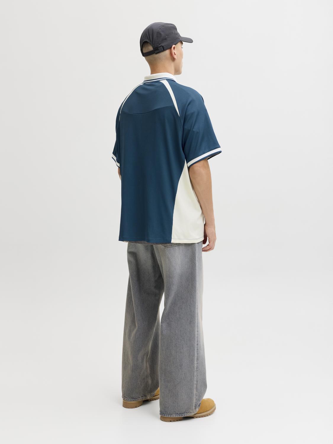 model_shot-back