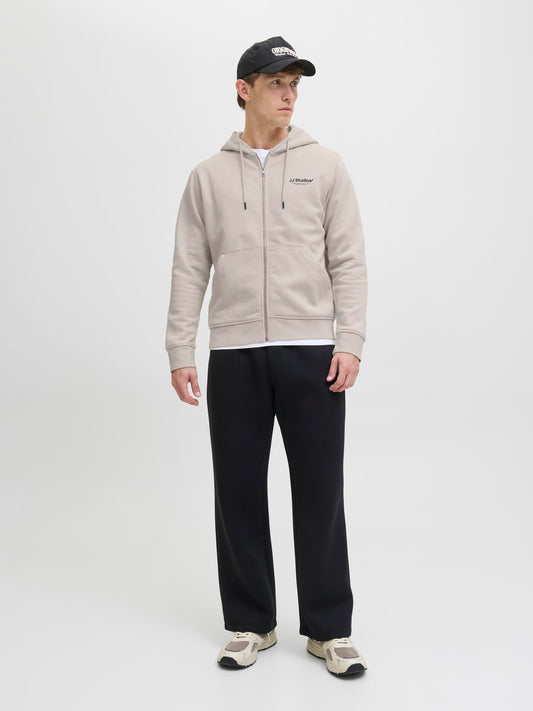model_shot-front_full