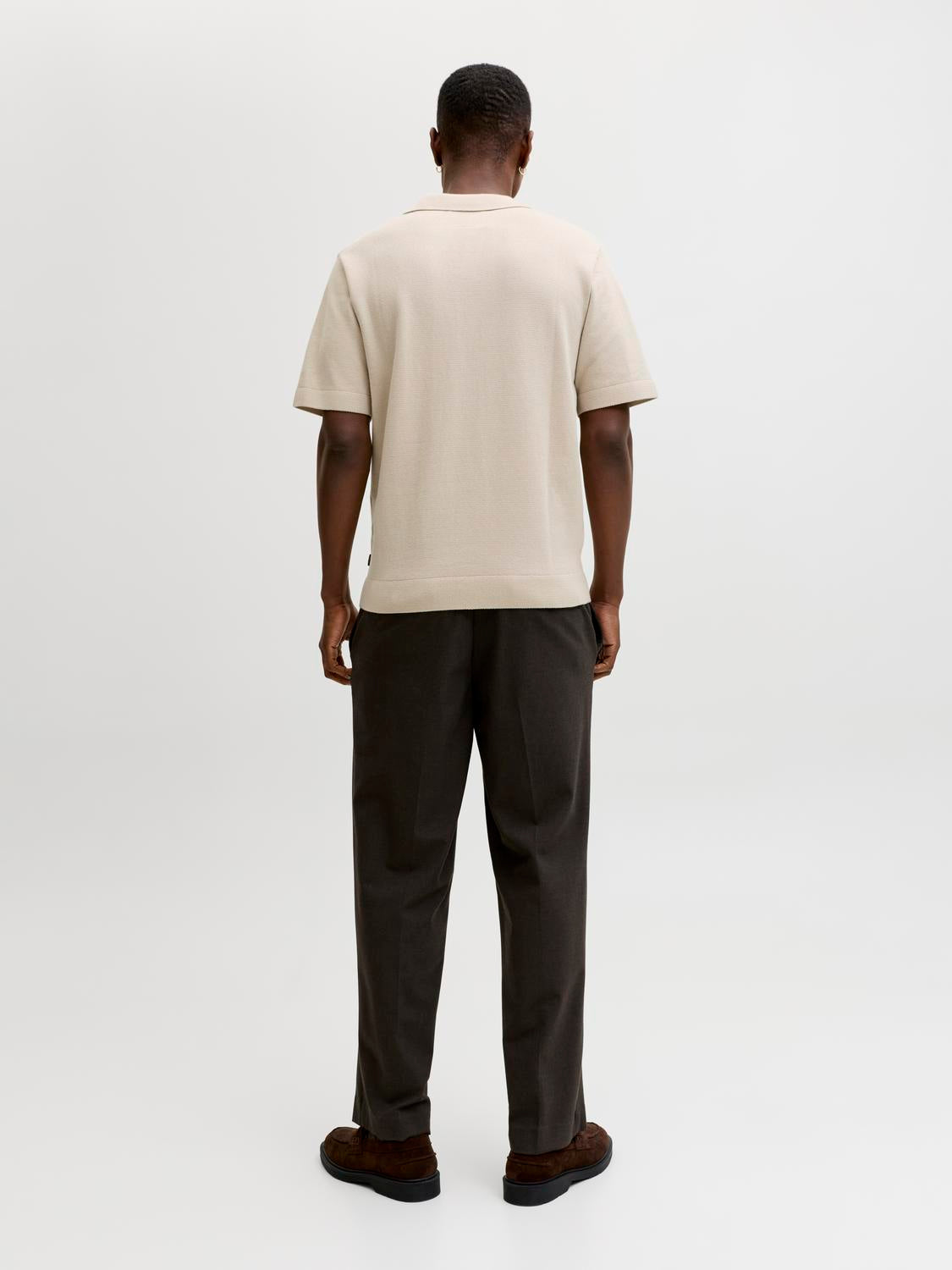 model_shot-back