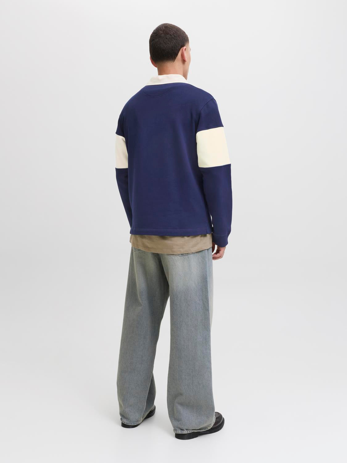 model_shot-back