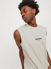 Load image into Gallery viewer, model_shot-creative
